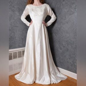 Vintage 1960s Ivory Satin Wedding Dress | Long Sleeve Bridal Gown | Size 0